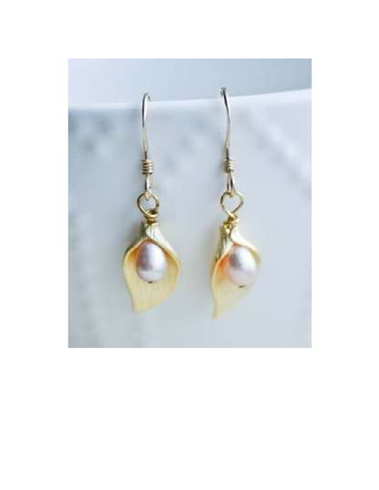 Gold Lily (Pink) Pearl Earrings